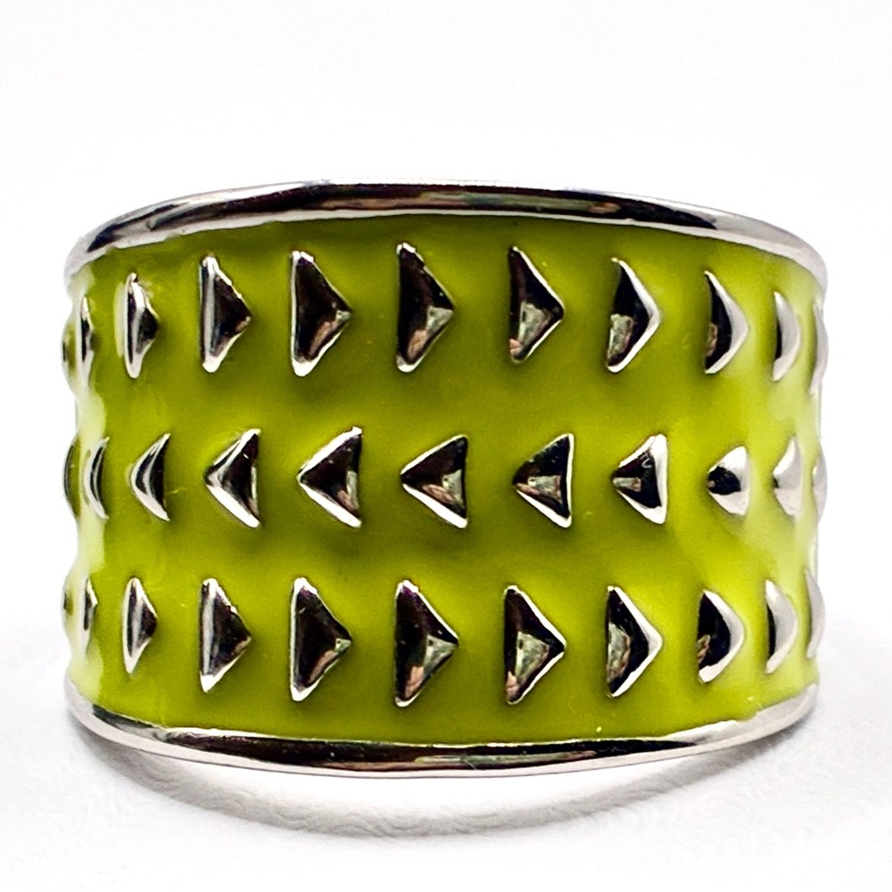 Lia Sophia Fast Track Lime Green/Citrone Band Style Ring in Silver Plating 8.5